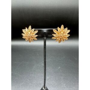 Avon Vintage Gold Tone Textured Sunburst Starburst Floral Clip On Earrings